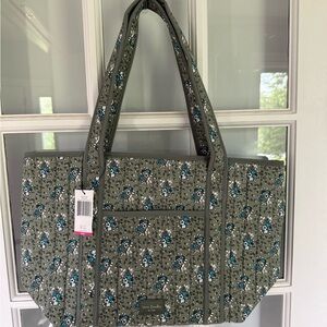 Vera Bradley “Freja’s Flowers Bay Leaf Green” cotton Zip Tote Bag